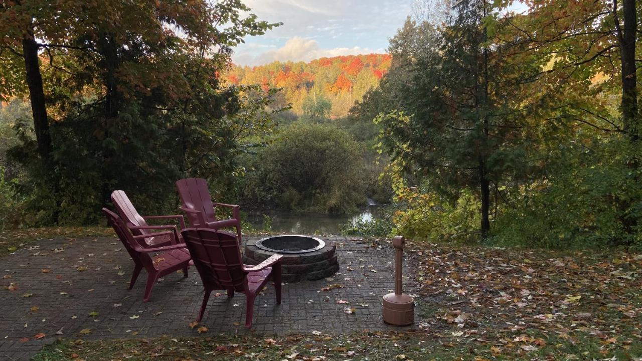 Betsie Riverside Resort Benzonia Extérieur photo